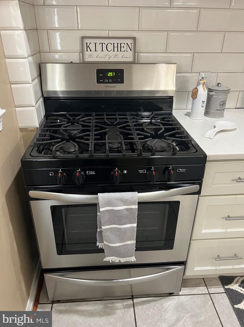 7285 Bridgewood Dr, Baltimore MD  21224-1901 exterior