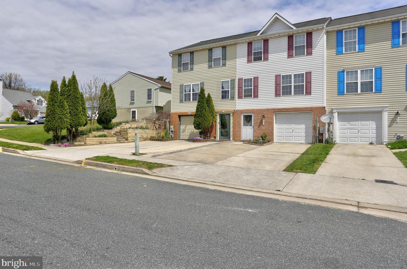 7831 Rolling View Ave, Baltimore, MD 21236-3600