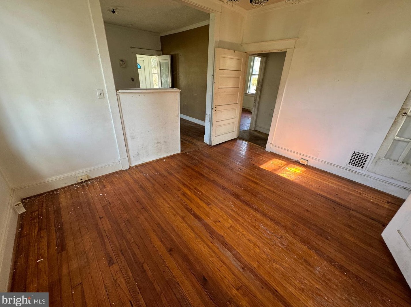 2701 Gwynnmore Ave, Baltimore MD  21207-6147 exterior