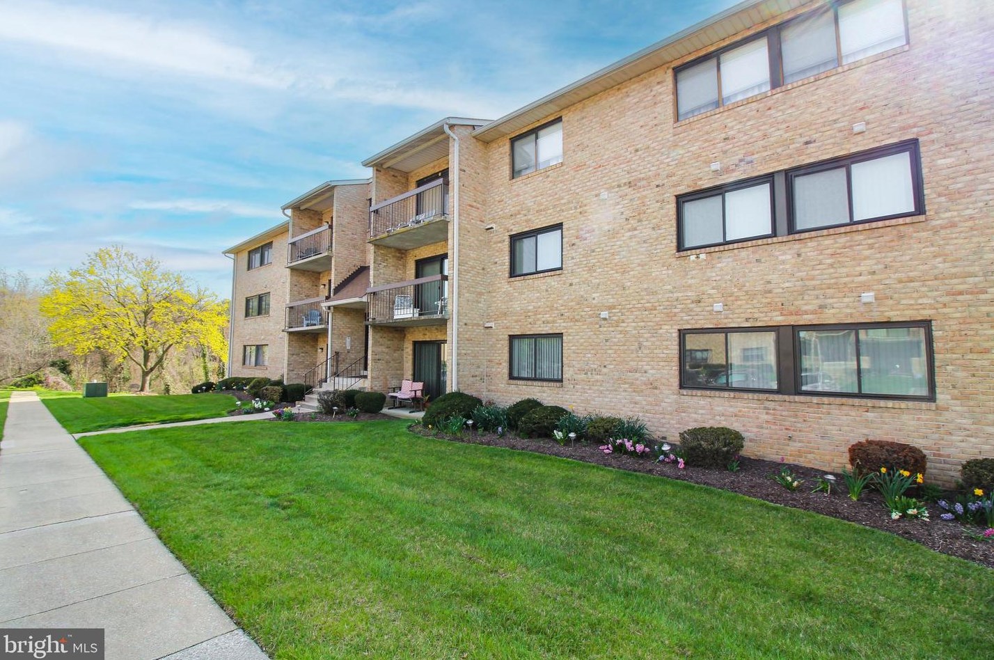 1 Summit Hill Ct, Baltimore MD  21228-3666 exterior