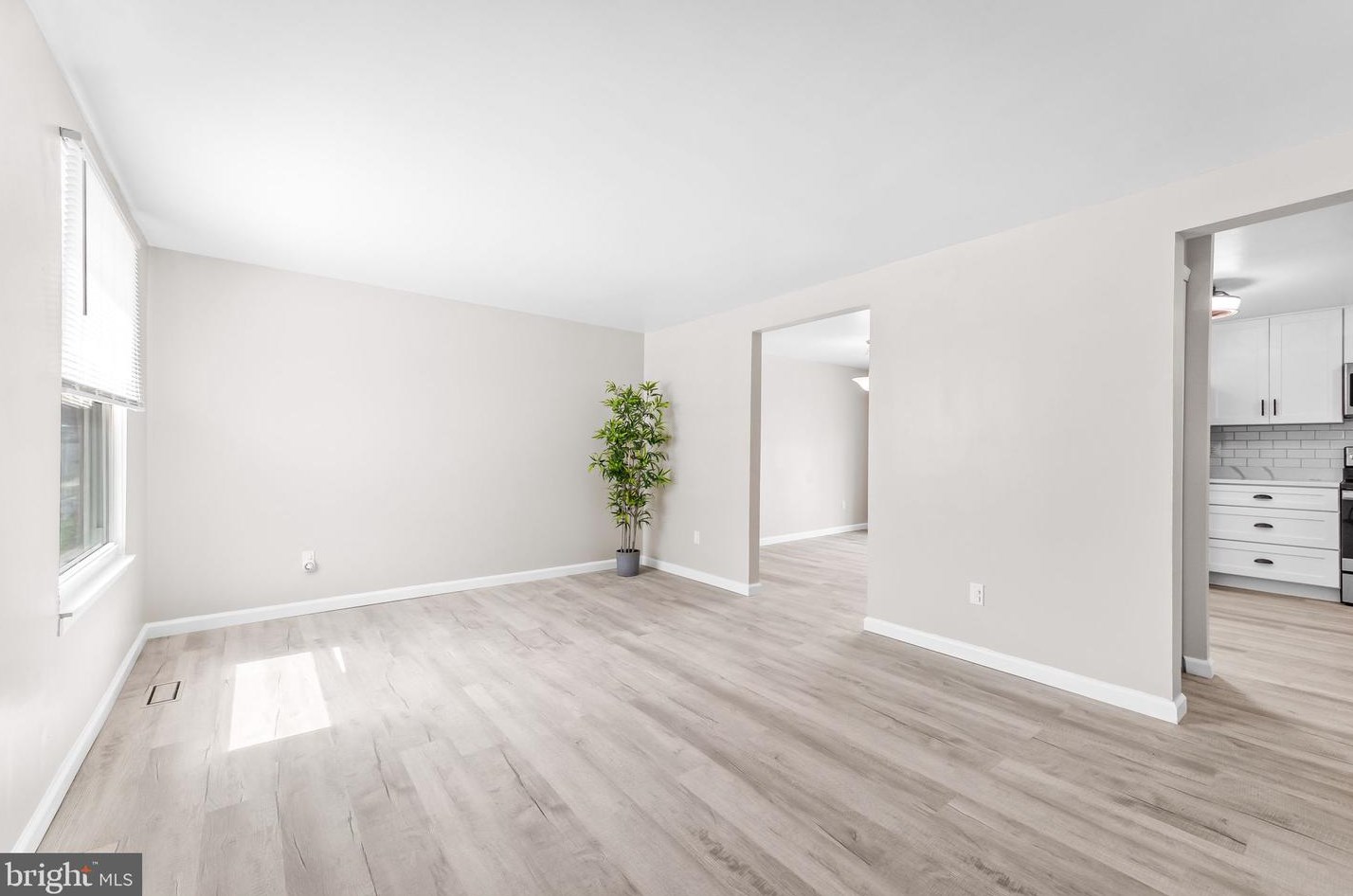 4406 Hallfield Manor Dr, Baltimore, MD 21236-2815