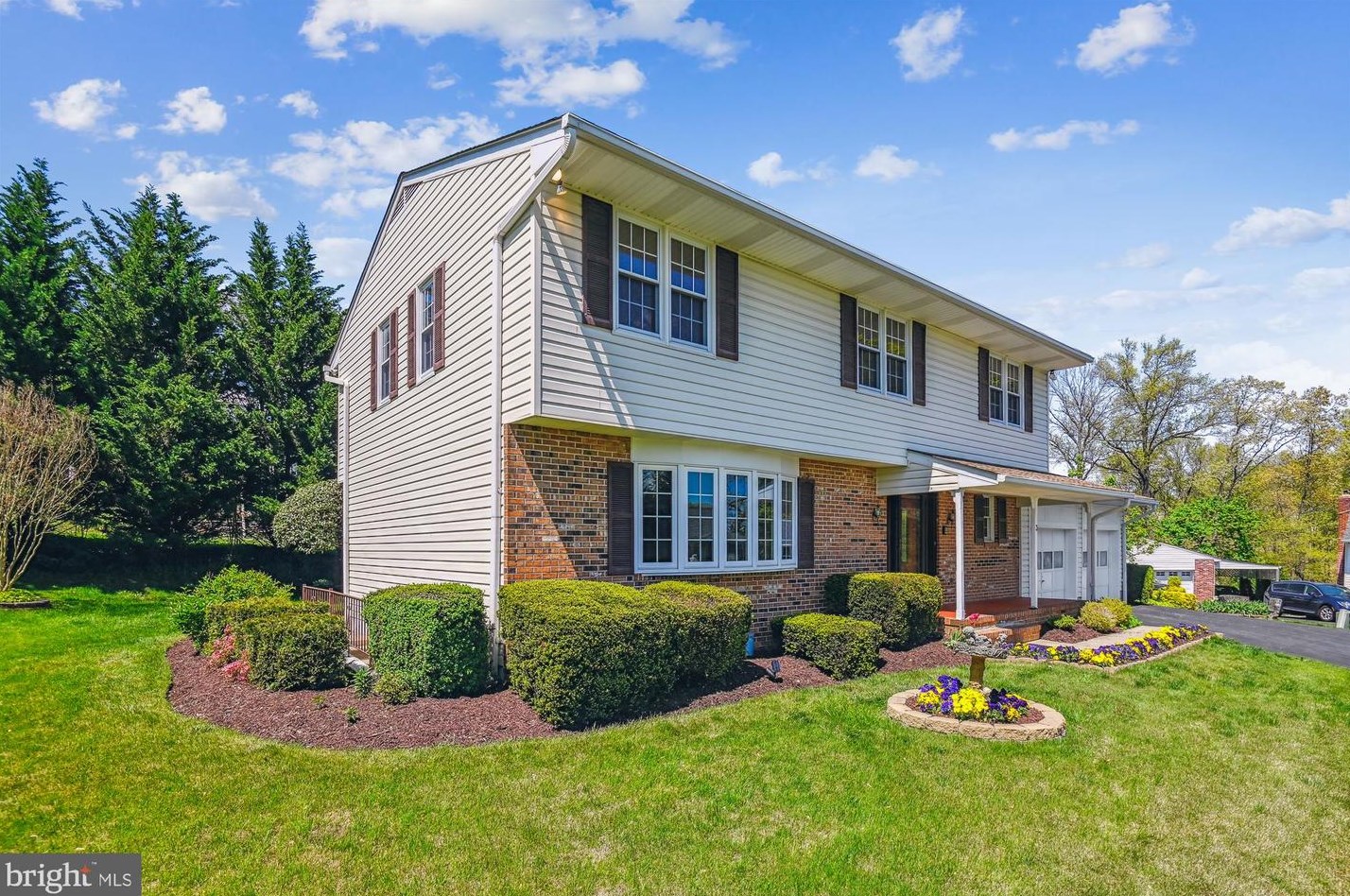 3 Le Grand Ct, Baltimore, MD 21227-4226
