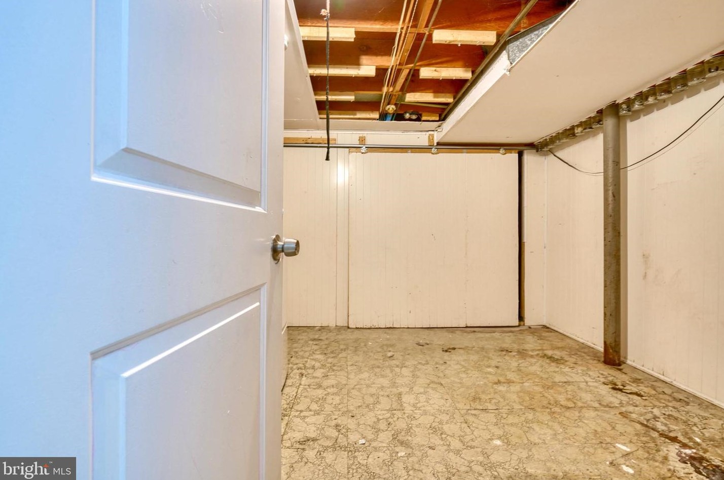 8112 Sagramore Rd, Baltimore MD  21237-1629 exterior