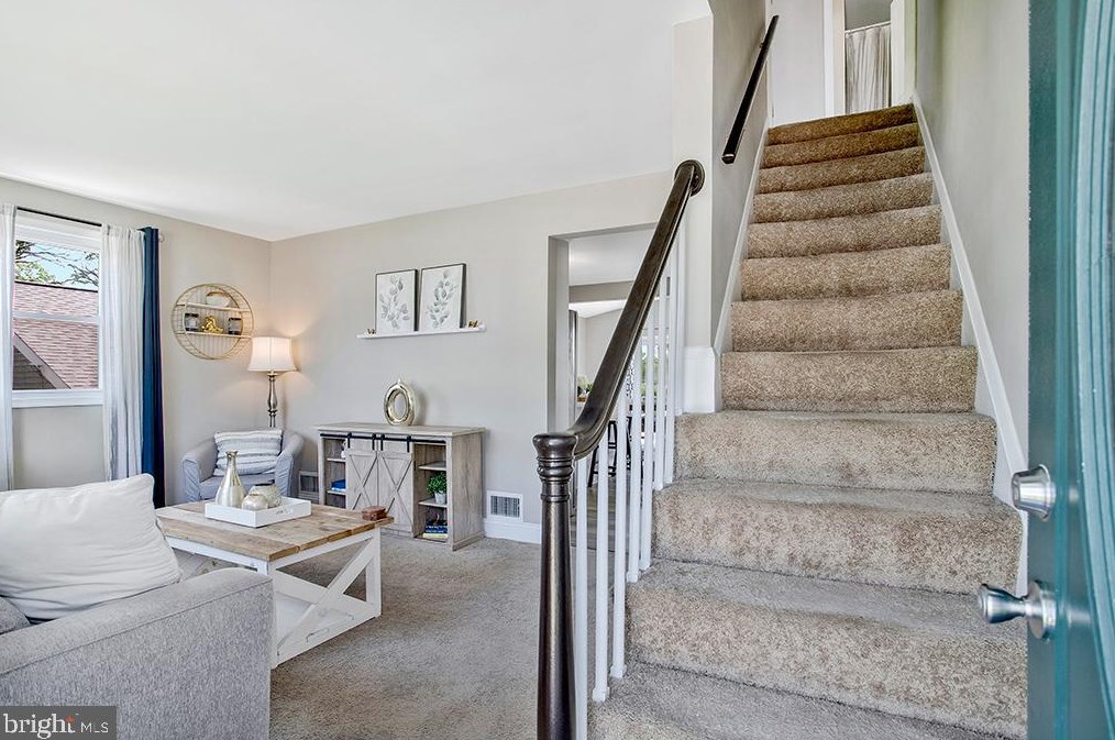 327 Savannah Rd, Baltimore, MD 21221