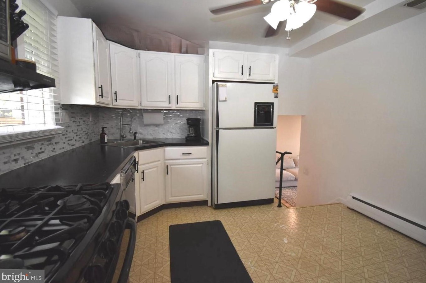 1403 Mount Airy Rd, Baltimore MD  21237-1821 exterior