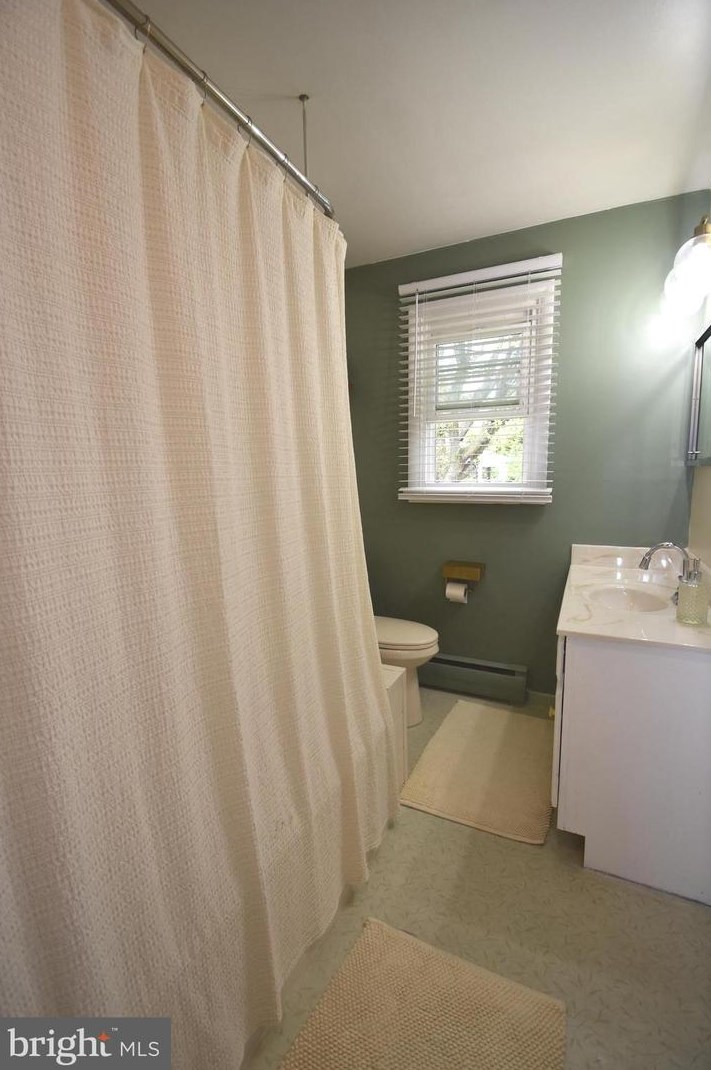 1403 Mount Airy Rd, Baltimore MD  21237-1821 exterior