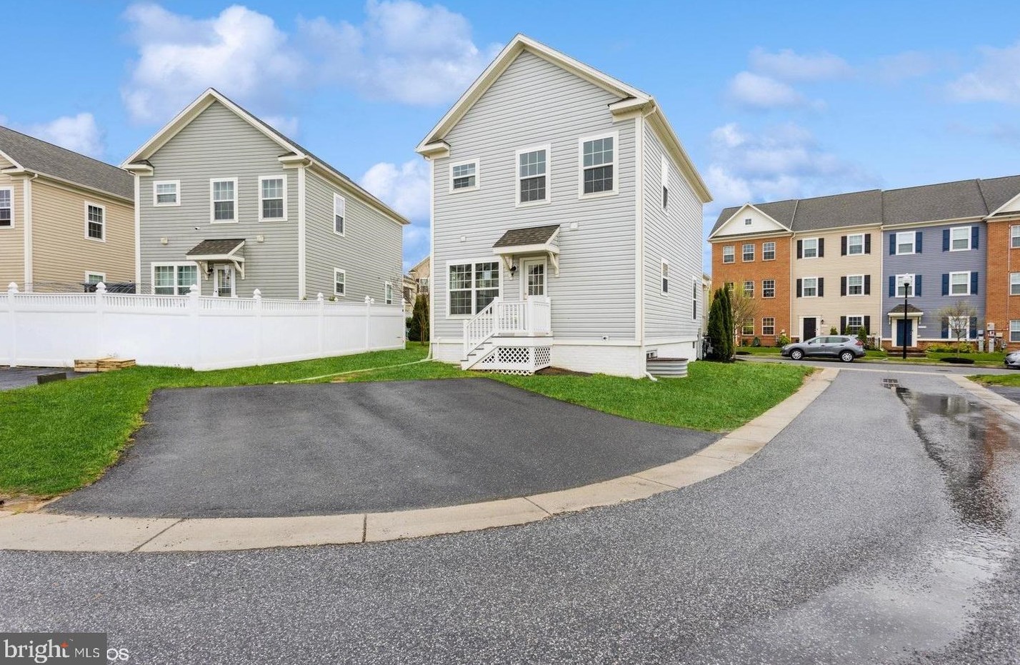 1616 Renaissance Dr, Baltimore MD 21221-2624 exterior