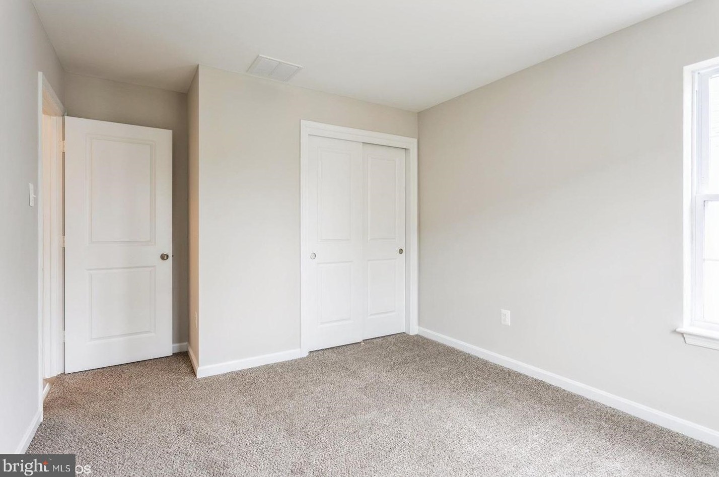 1616 Renaissance Dr, Baltimore MD 21221-2624 exterior