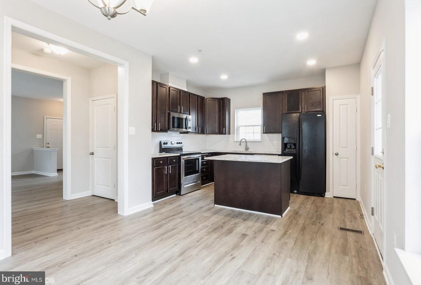 1616 Renaissance Dr, Baltimore MD 21221-2624 exterior