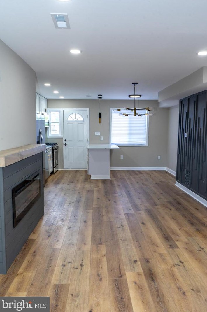 933 Coleridge Rd, Baltimore, MD 21229-1015