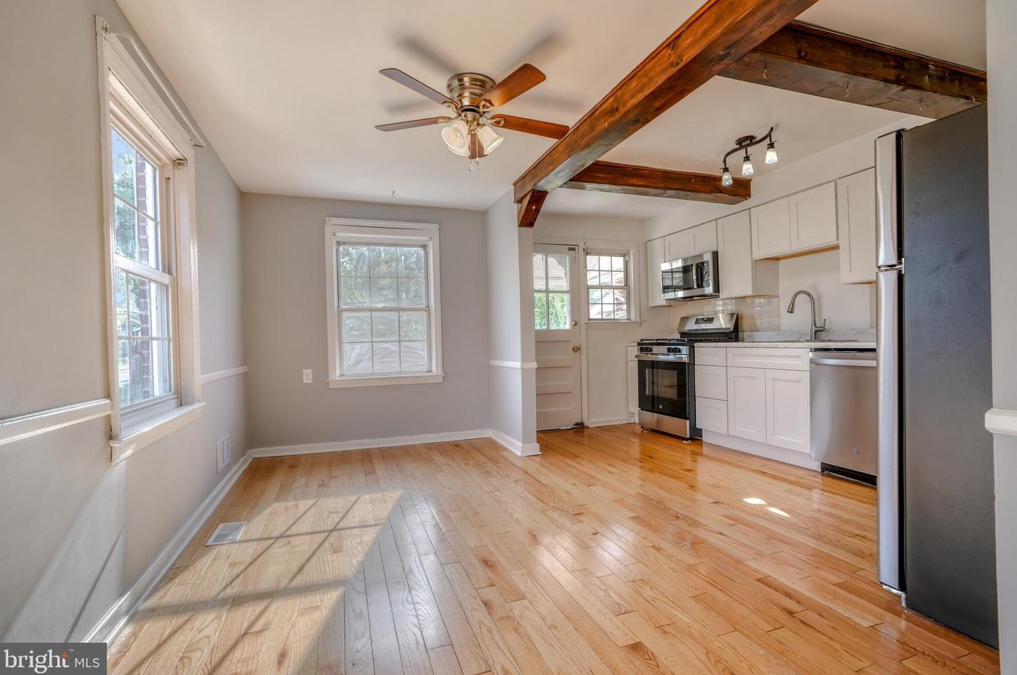 4700 Kenwood Ave, Baltimore MD  21206-1327 exterior