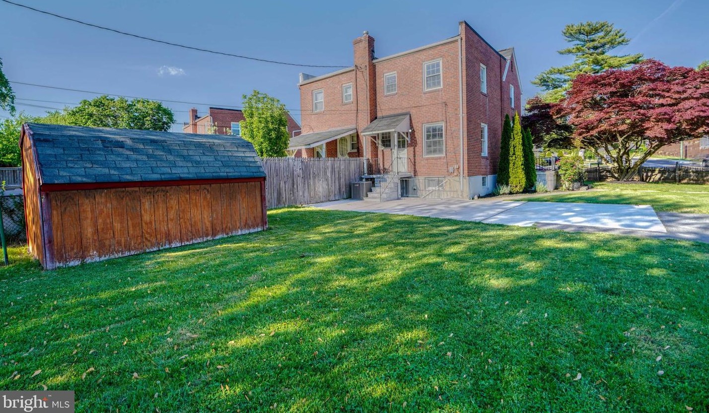 4700 Kenwood Ave, Baltimore MD  21206-1327 exterior