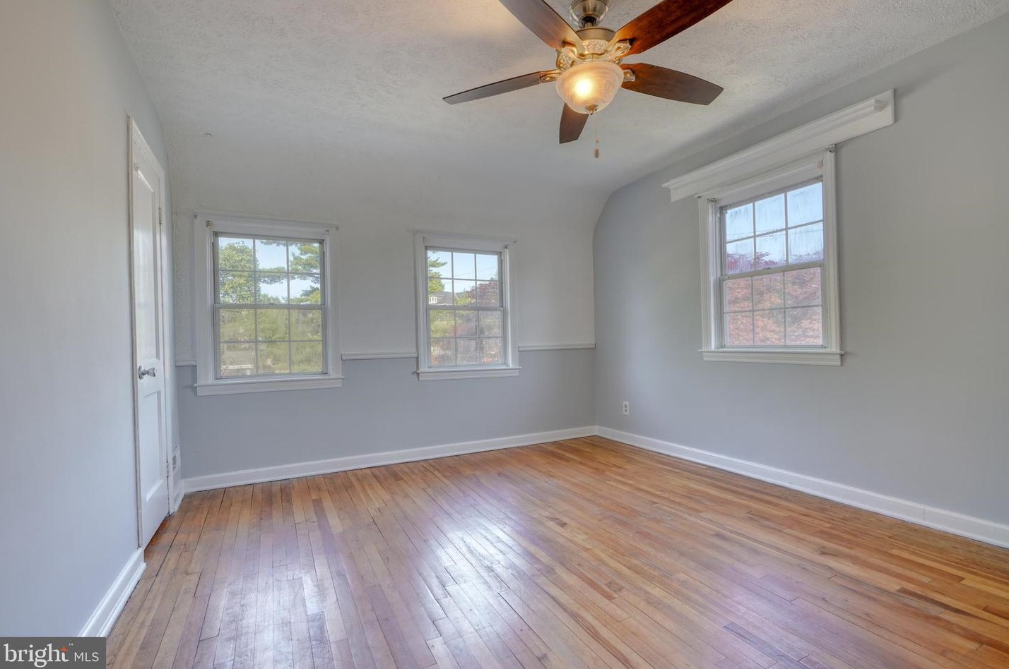 4700 Kenwood Ave, Baltimore MD  21206-1327 exterior