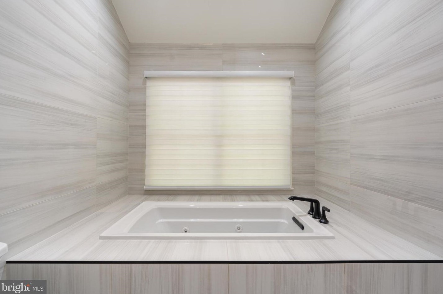 85 River Oaks Cir, Baltimore MD  21208-6356 exterior