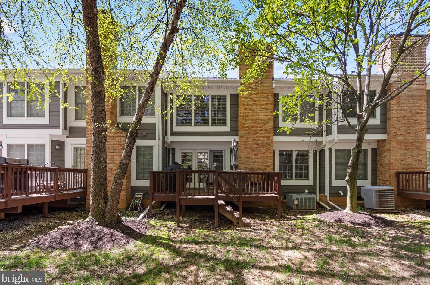 85 River Oaks Cir, Baltimore MD  21208-6356 exterior