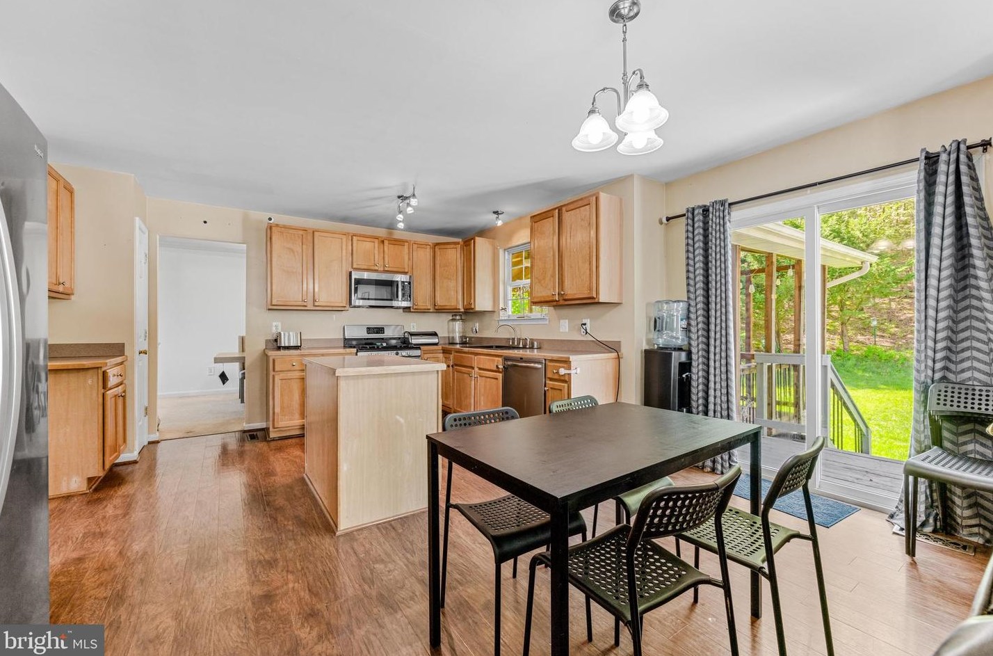 8218 Selwin Ct, Baltimore MD  21237-3363 exterior