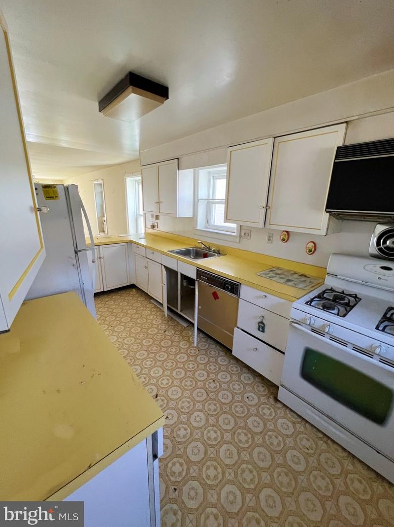 7412 Beech Ave, Baltimore MD  21206-1253 exterior