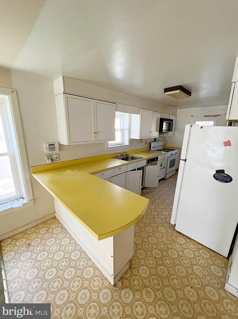 7412 Beech Ave, Baltimore MD  21206-1253 exterior