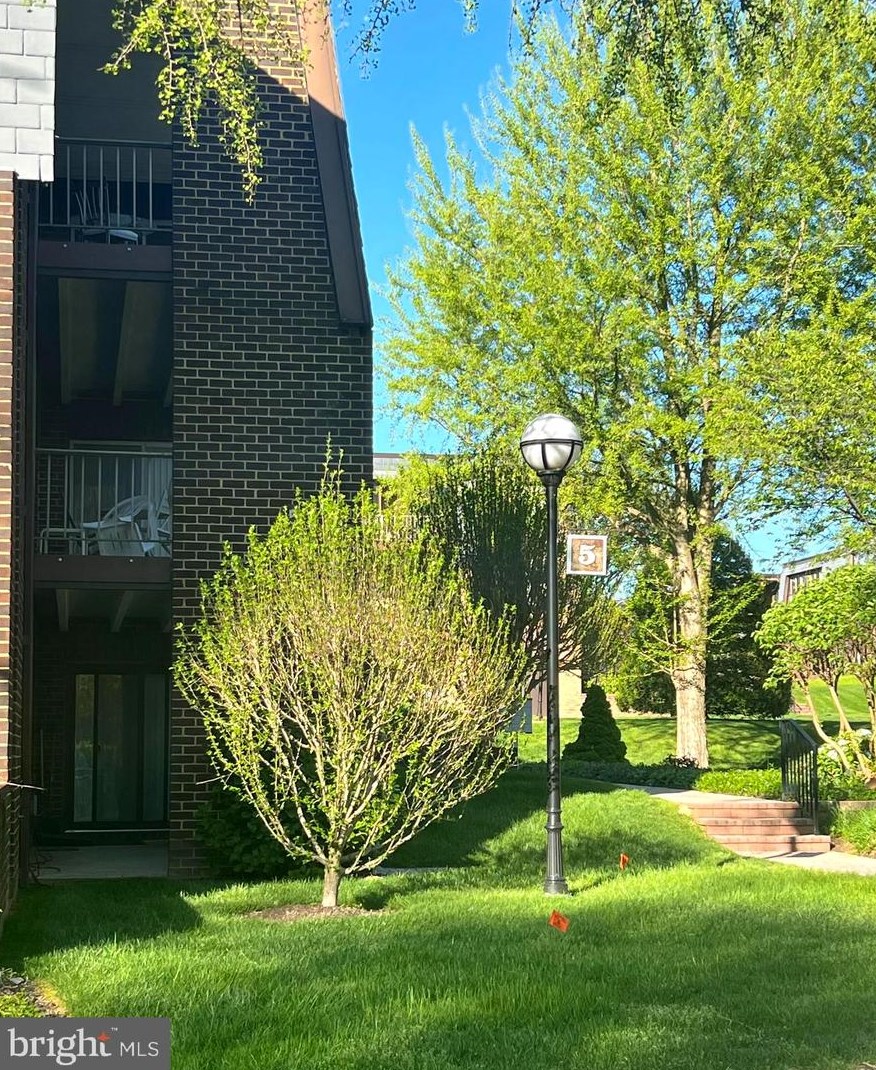 5 Stonehenge Cir, Baltimore MD  21208-3226 exterior