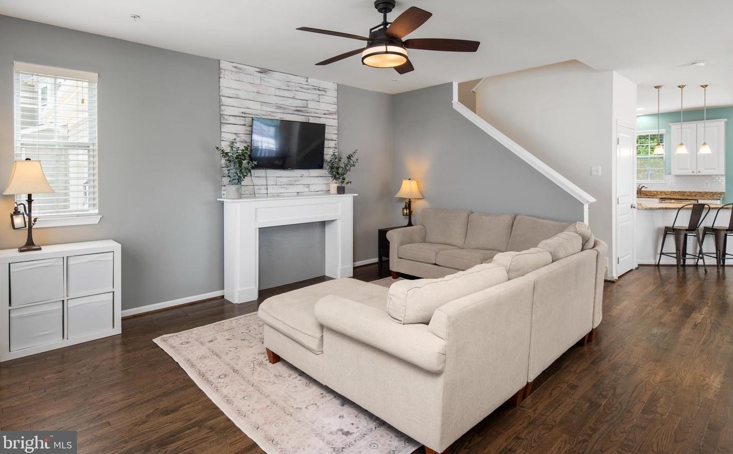 8404 Stansbury Lake Dr, Baltimore, MD 21222