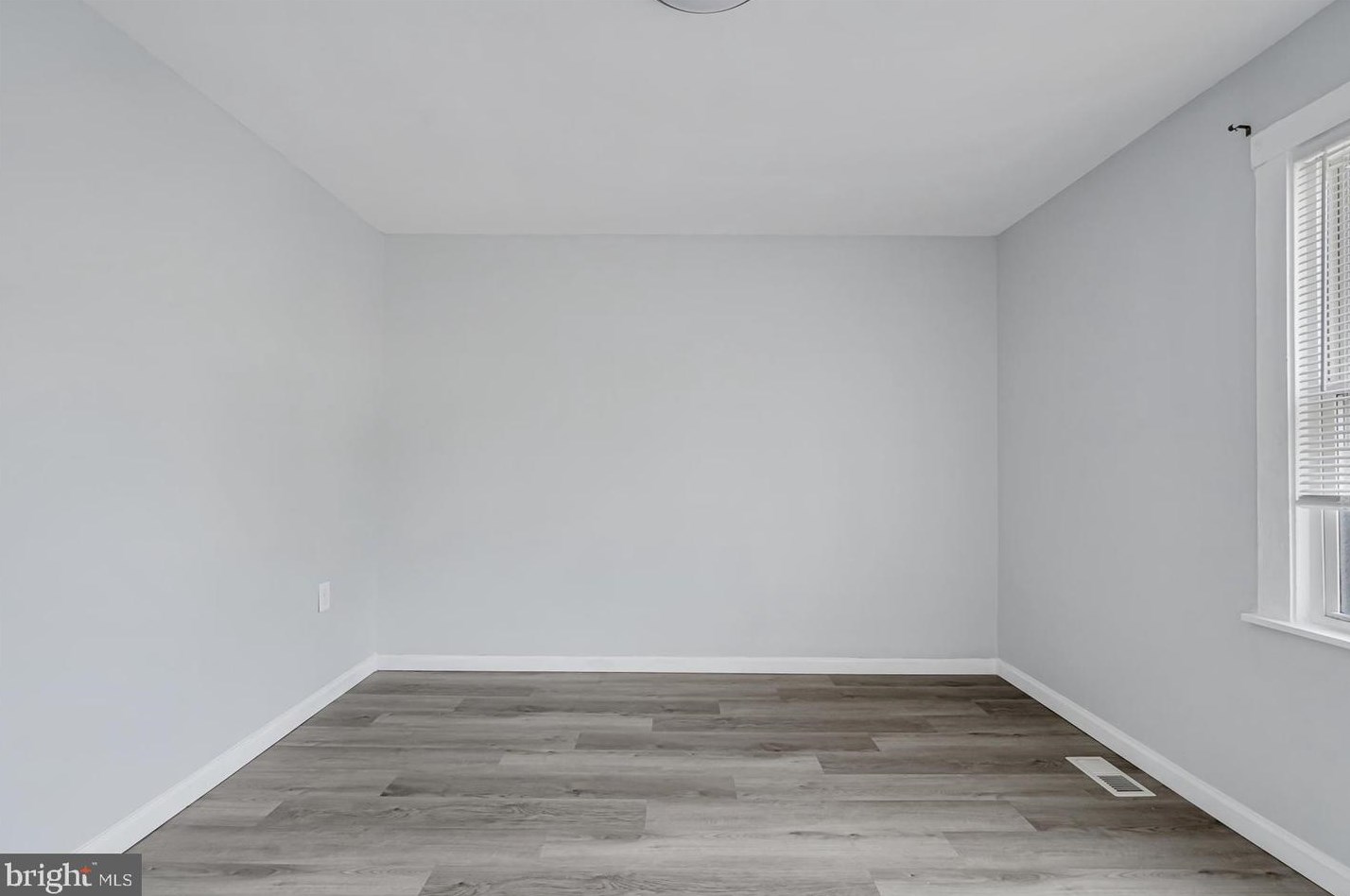 205 Colgate Ave, Baltimore MD  21222-4211 exterior