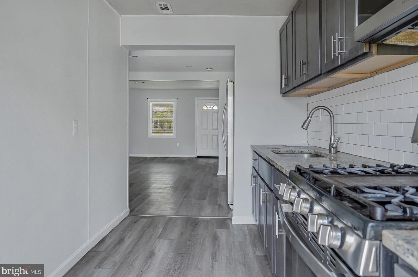 205 Colgate Ave, Baltimore MD  21222-4211 exterior