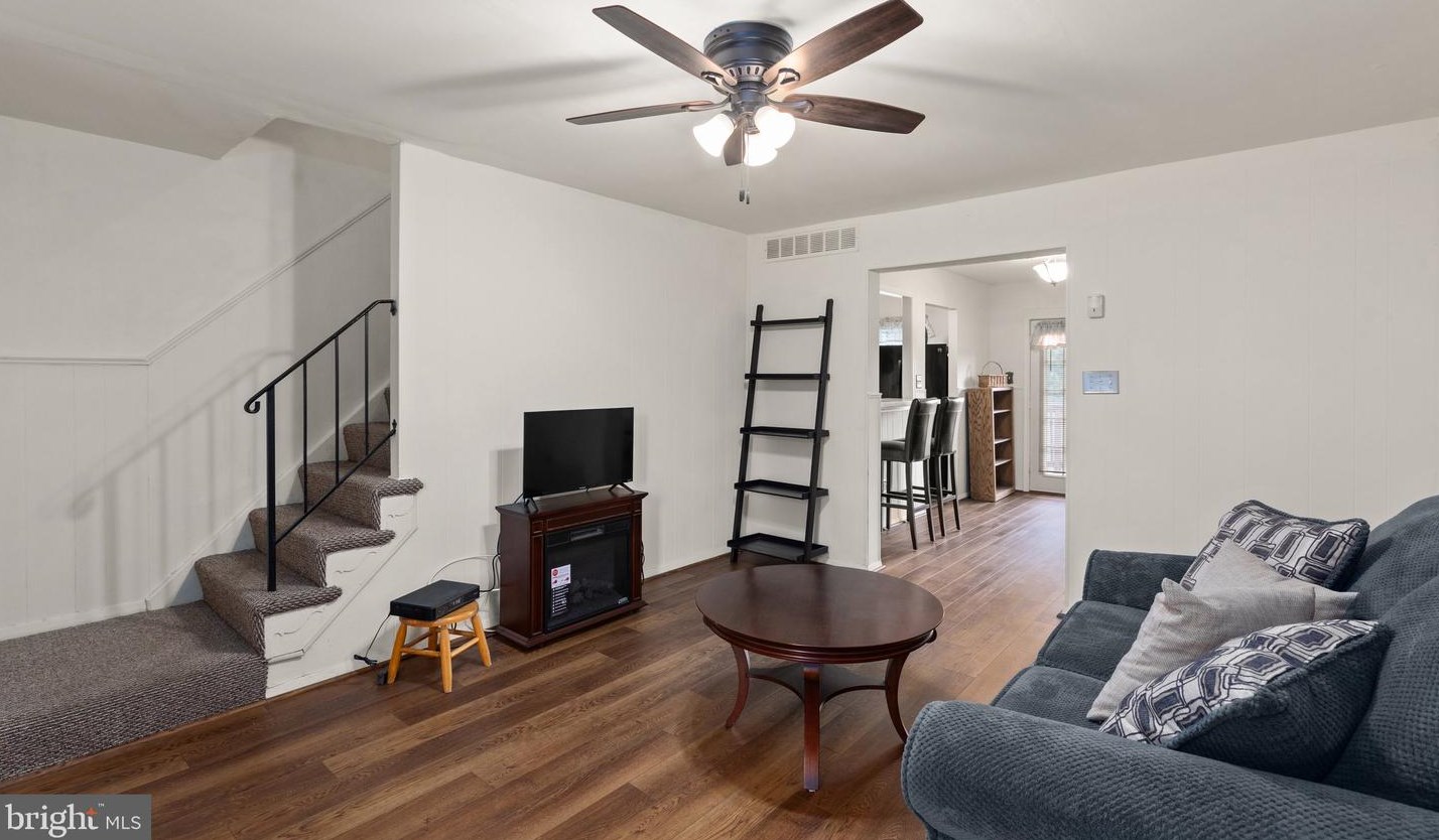 17 Mitnick Ct, Baltimore, MD 21236-3234