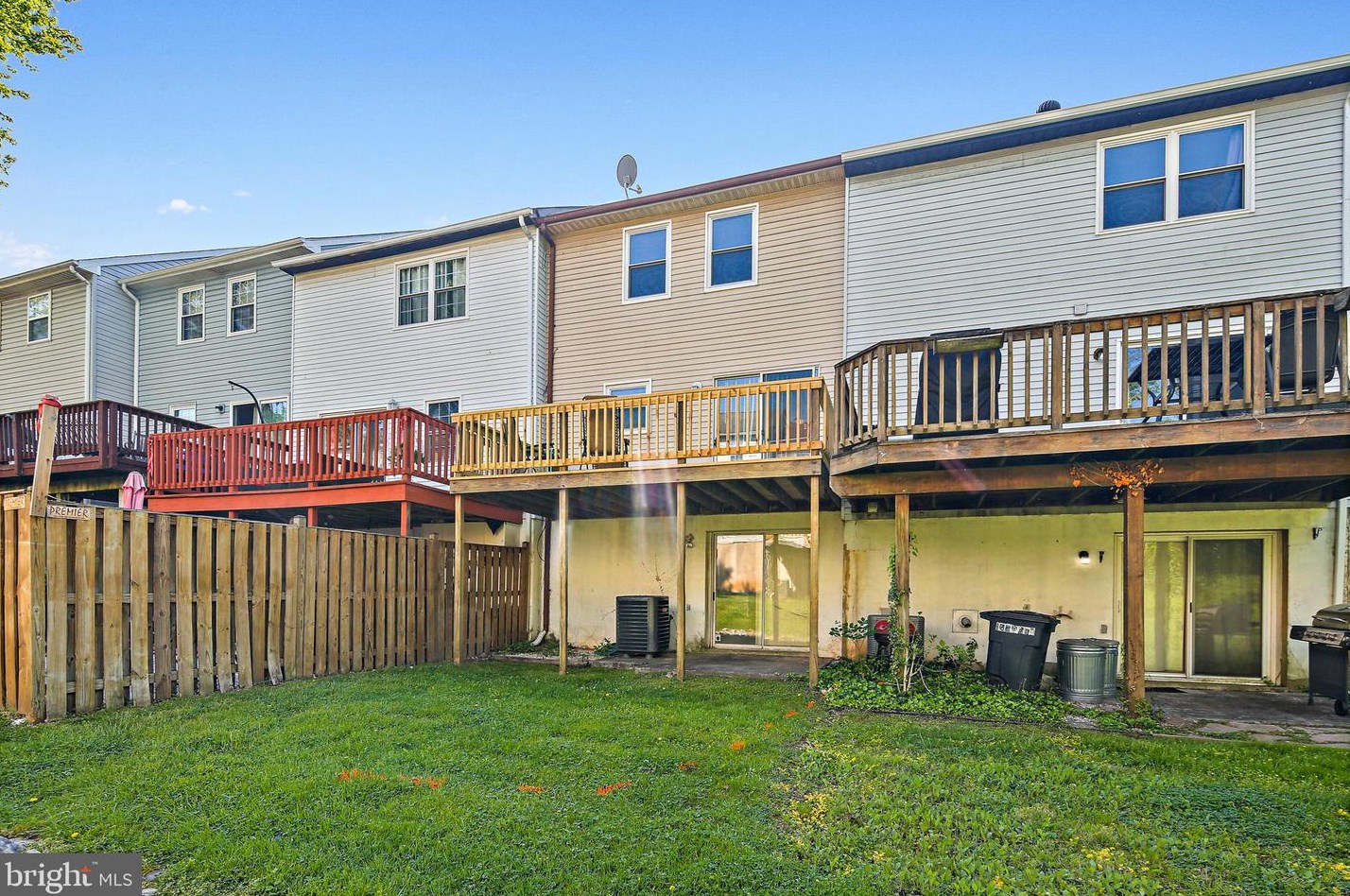 24 Piedmont Ct, Baltimore, MD 21227-4244