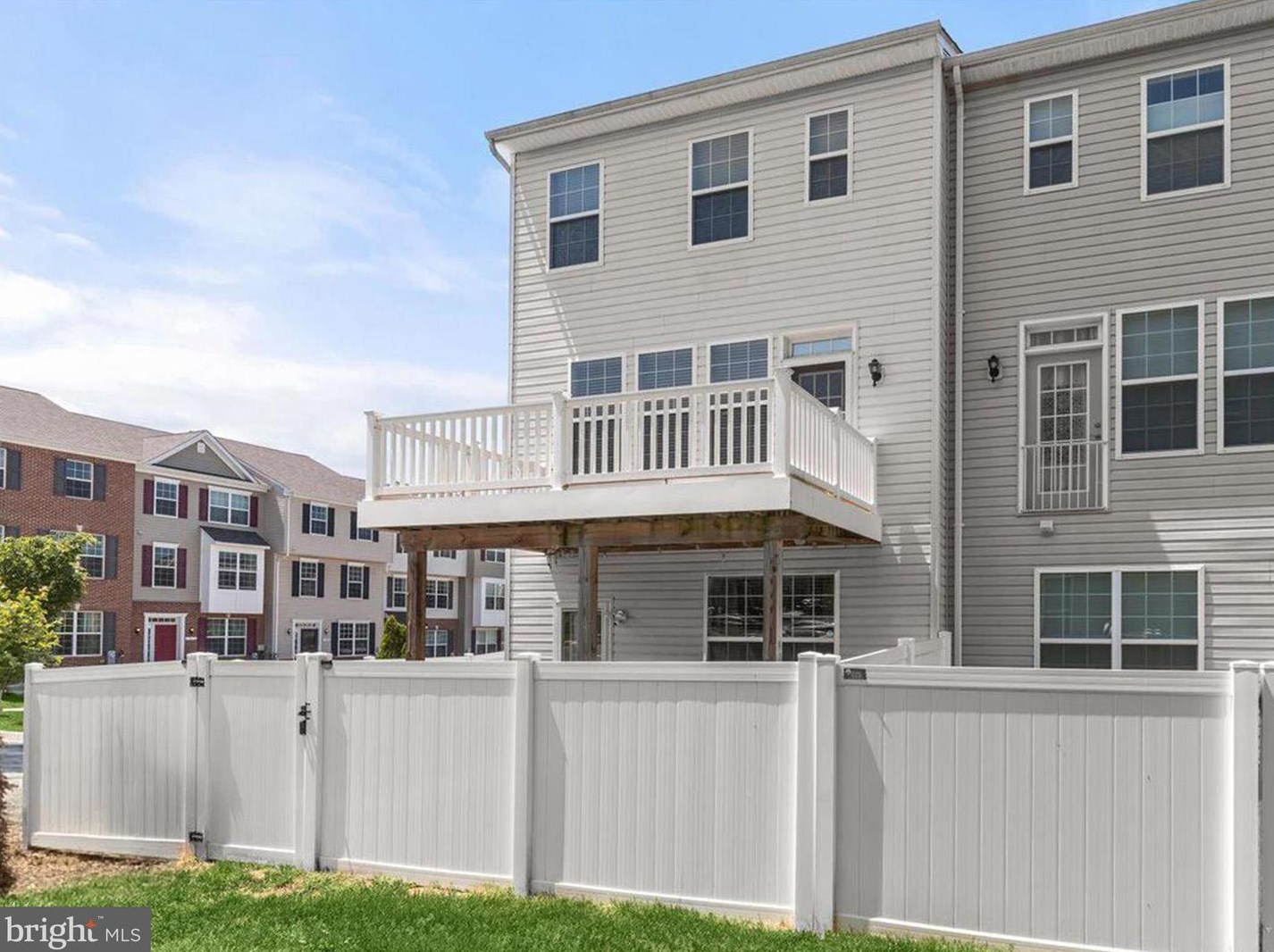 33 Ironwood Ct, Baltimore MD 21237-3962 exterior