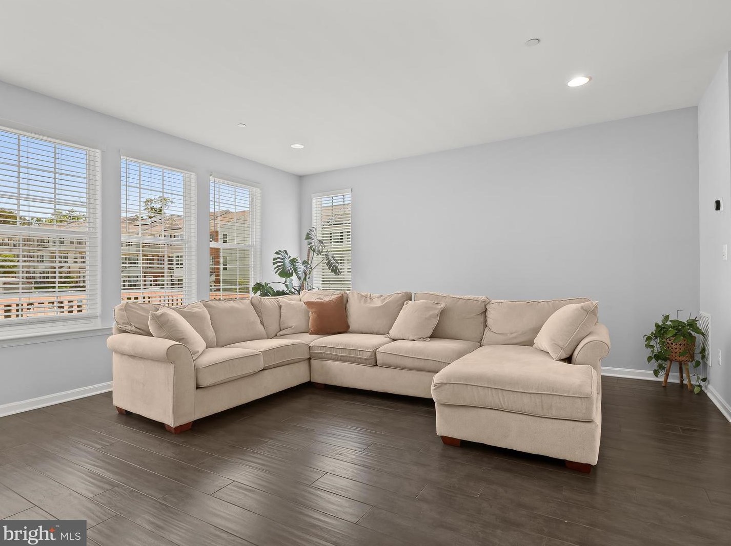 33 Ironwood Ct, Baltimore MD 21237-3962 exterior