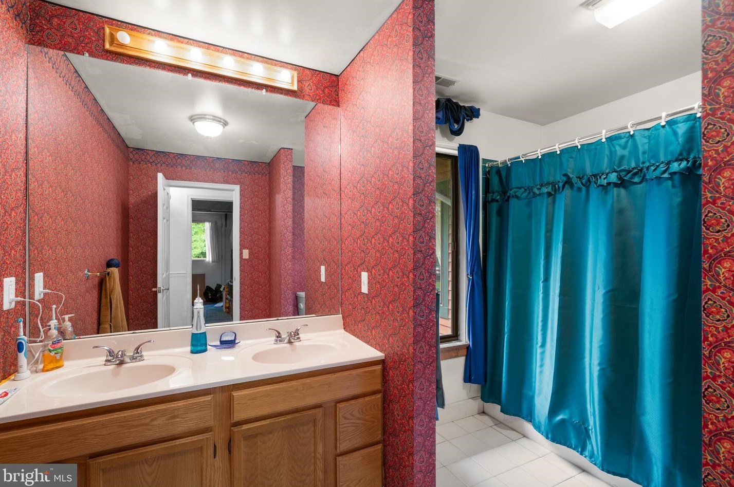 125 Newburg Ave, Baltimore MD 21228-5108 exterior