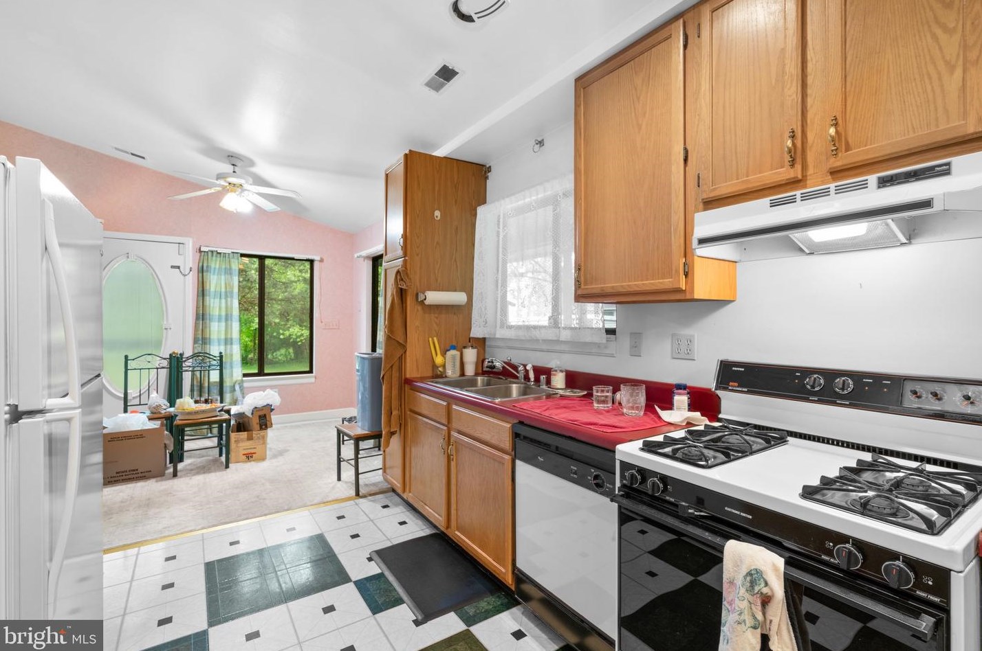 125 Newburg Ave, Baltimore MD 21228-5108 exterior