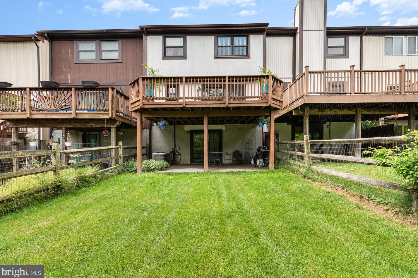 29 Bernadotte Ct, Baltimore MD 21234-8026 exterior