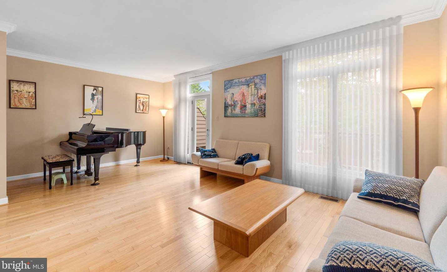 18 Stablemere Ct, Baltimore, MD 21209-1057