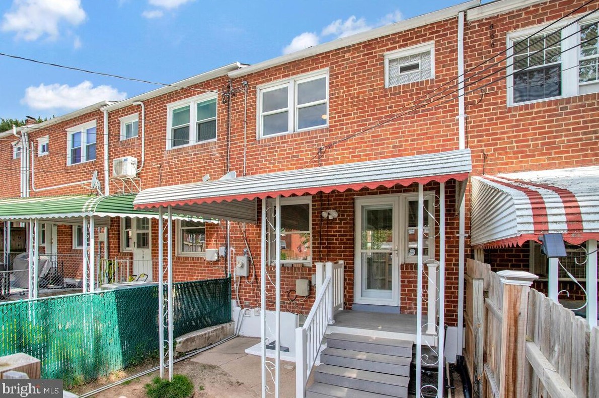 1081 Elm Rd, Baltimore MD  21240-1005 exterior