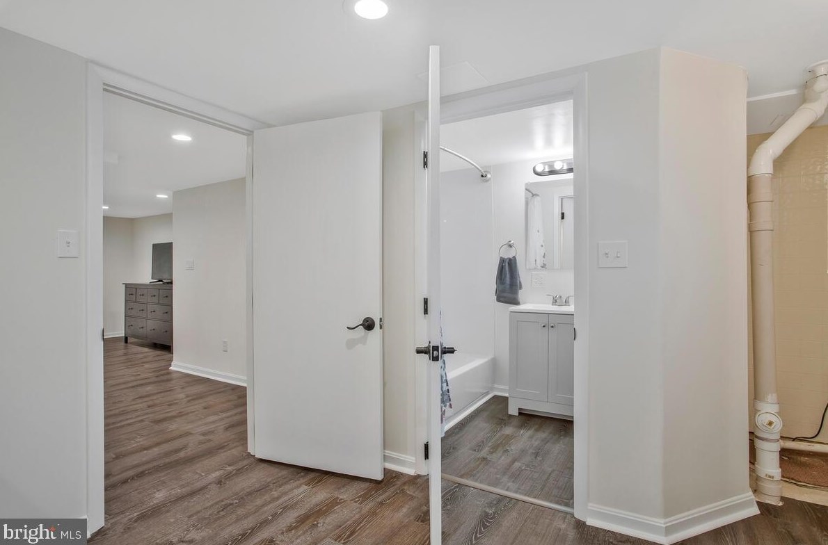 1081 Elm Rd, Baltimore MD  21240-1005 exterior
