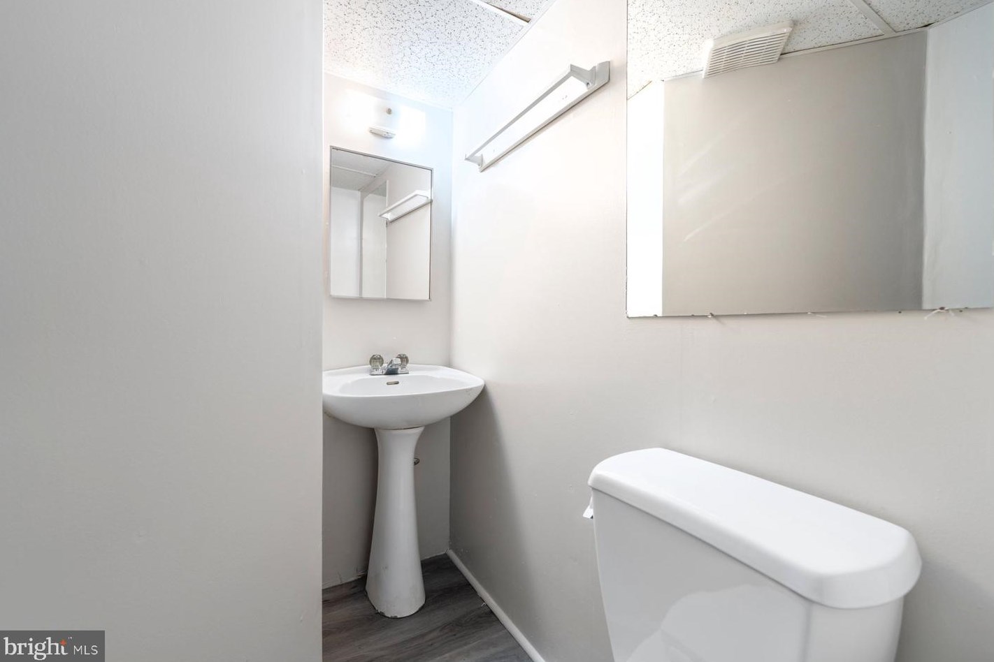 428 Westshire Dr, Baltimore MD exterior