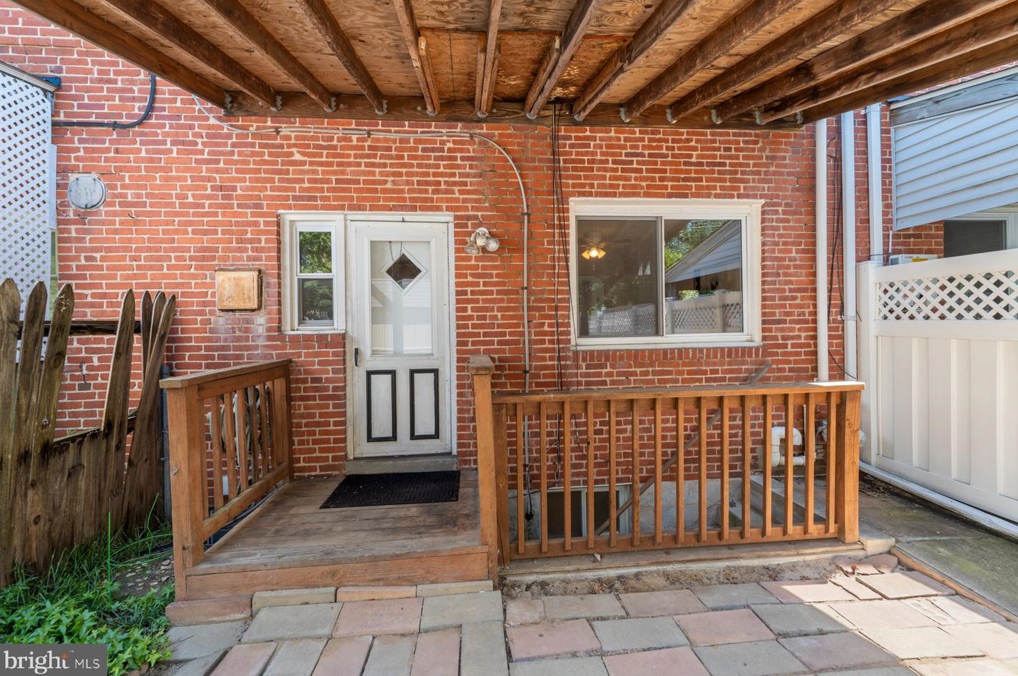 428 Westshire Dr, Baltimore MD exterior