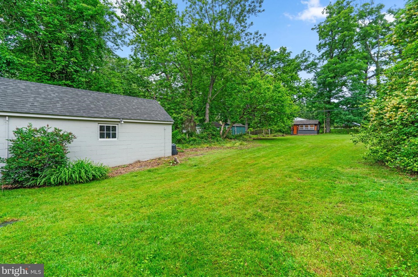 1602 Idlewilde Ave, Baltimore MD 21228-5605 exterior