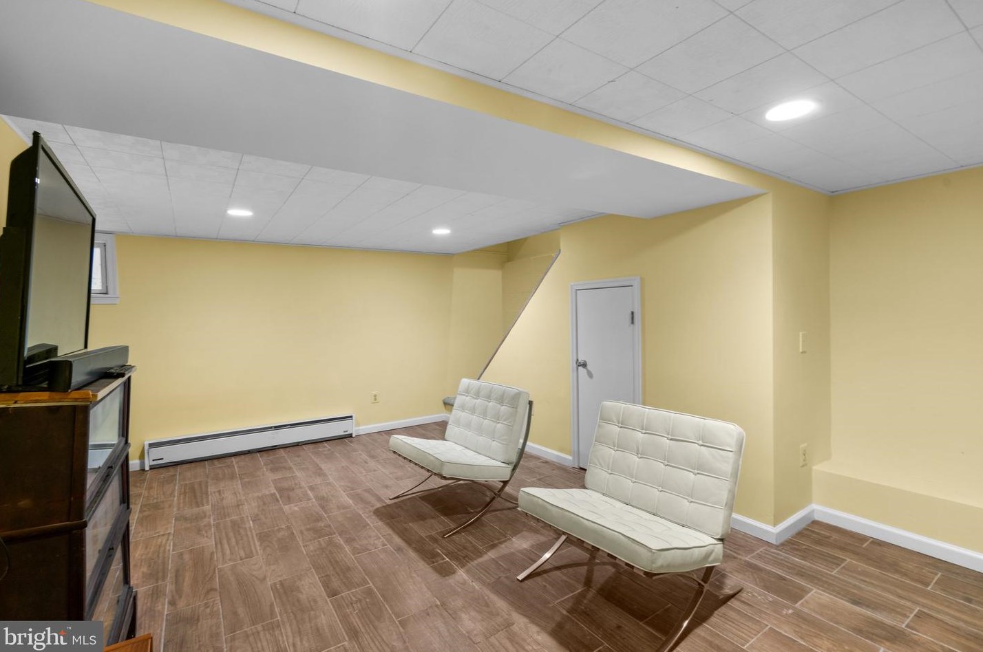 1602 Idlewilde Ave, Baltimore MD 21228-5605 exterior