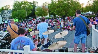 1602 Idlewilde Ave, Baltimore MD 21228-5605 exterior