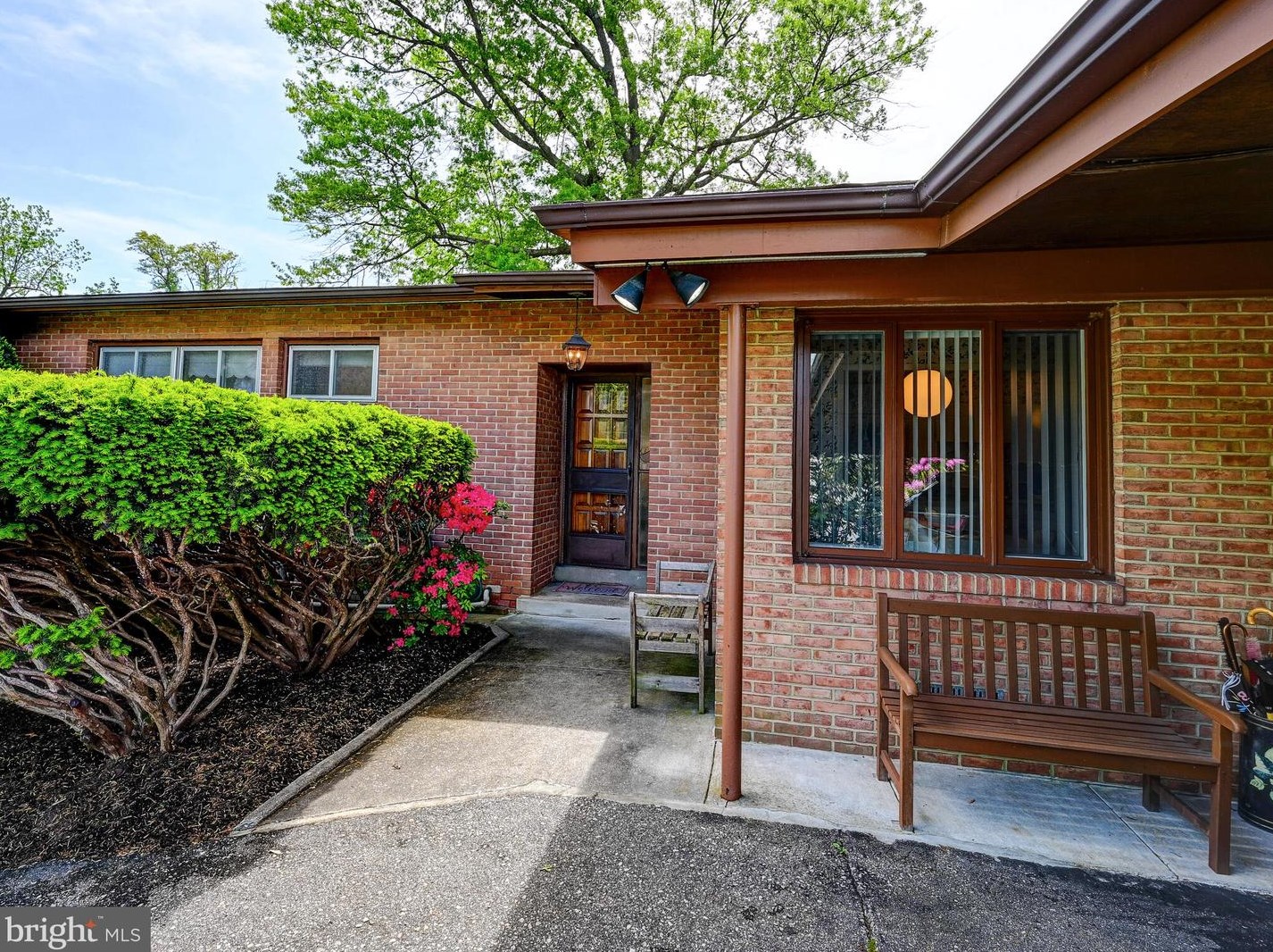 2417 Hunt Dr, Baltimore, MD 21209-1531