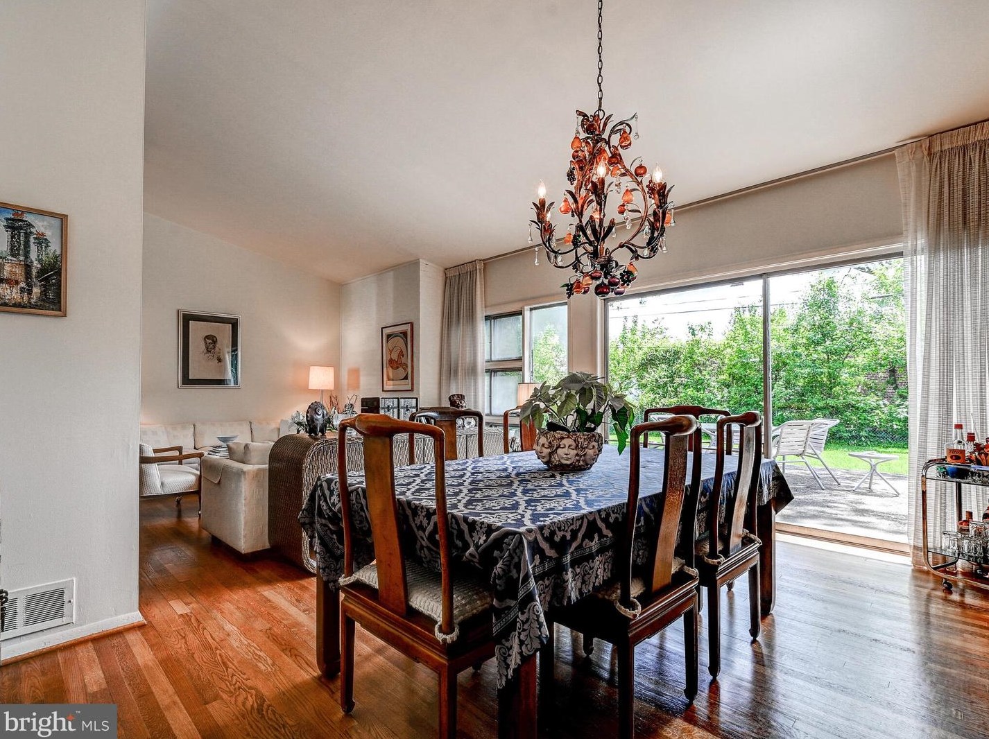 2417 Hunt Dr, Baltimore MD 21209-1547 exterior