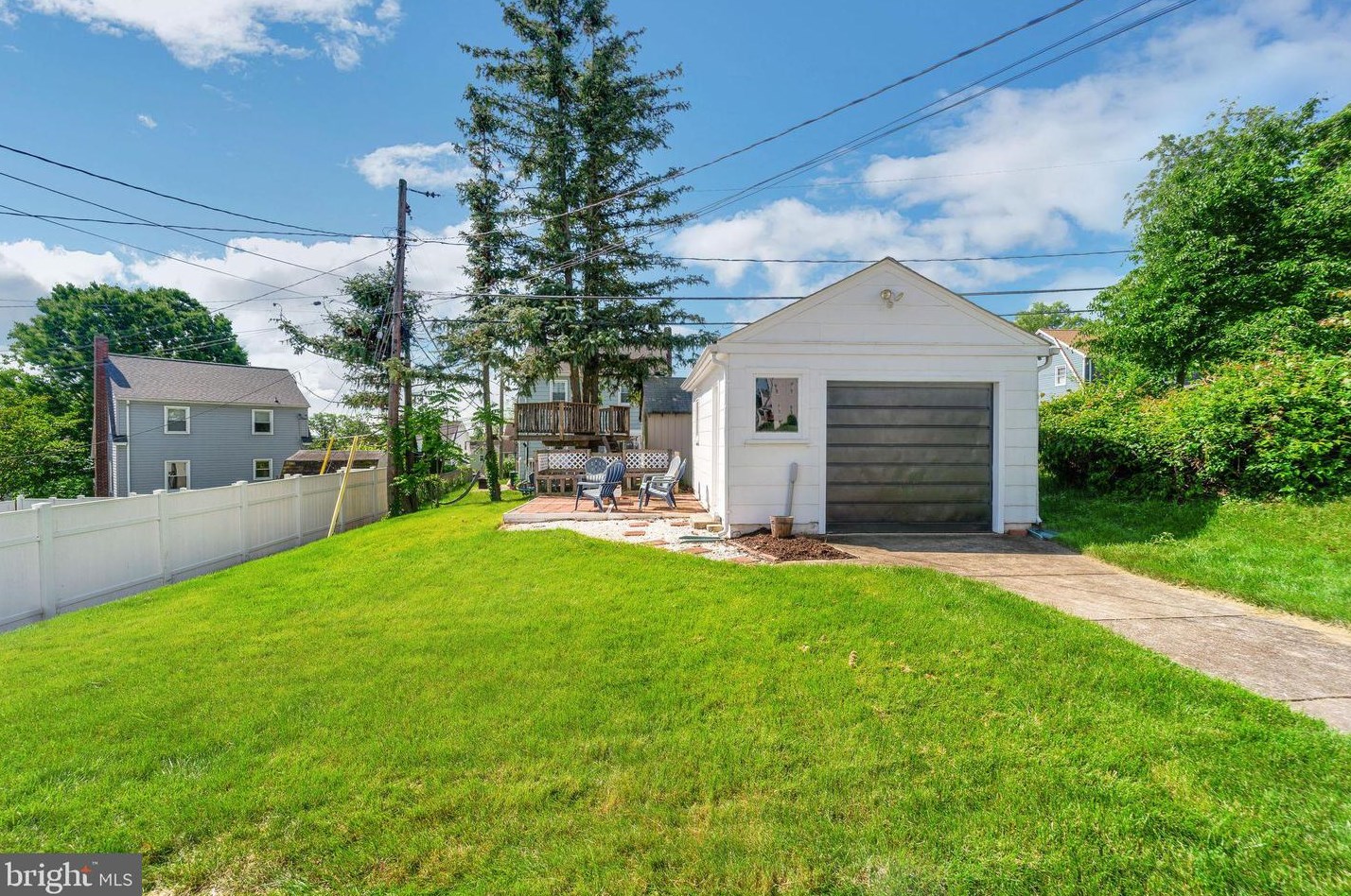 1251 Oakland Ter Rd, Baltimore MD  21227-2845 exterior