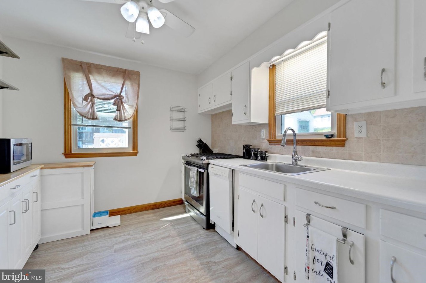 1251 Oakland Ter Rd, Baltimore MD  21227-2845 exterior