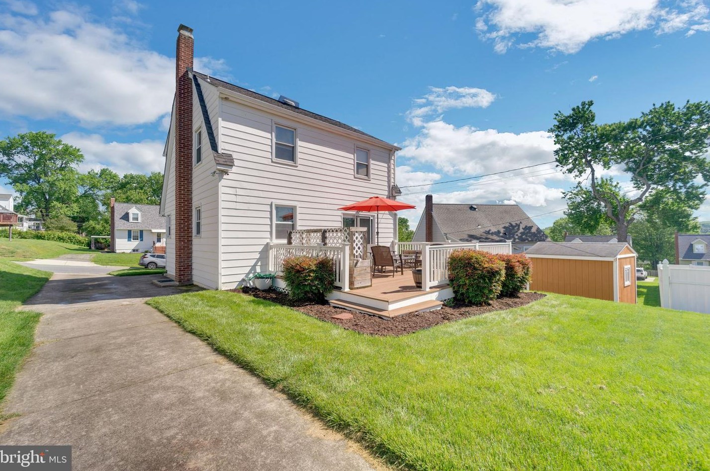 1251 Oakland Ter Rd, Baltimore MD  21227-2845 exterior