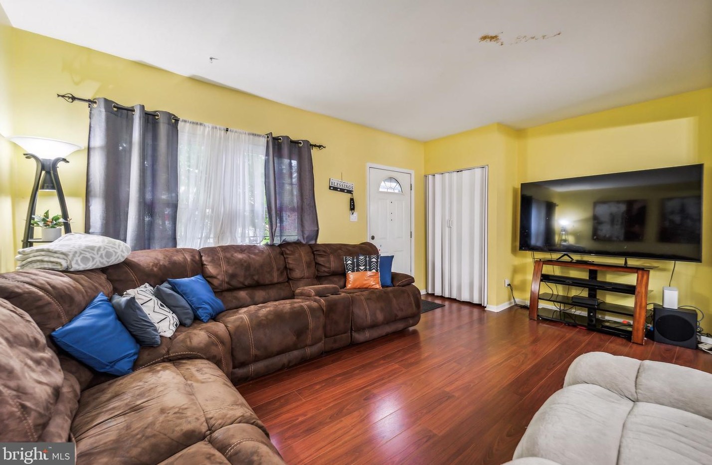 4 Guinevere Ct, Baltimore, MD 21237-4014
