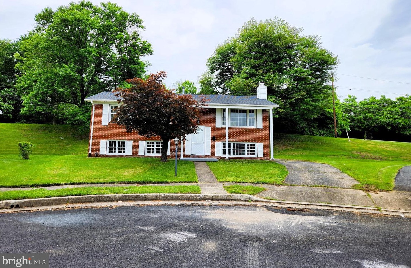 8 Weyhill Ct, Baltimore, MD 21237