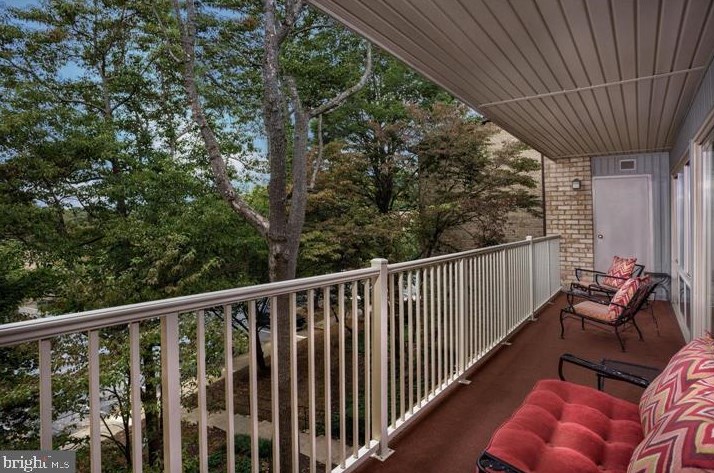 6112 Bellinham Ct, Baltimore, MD 21210-1147