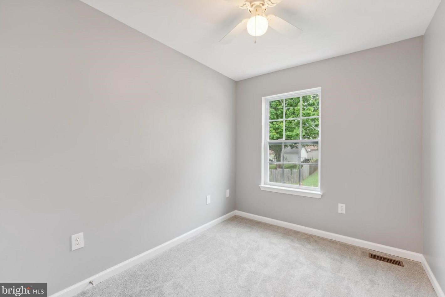 5902 Hilltop Ave, Baltimore MD  21221-3041 exterior